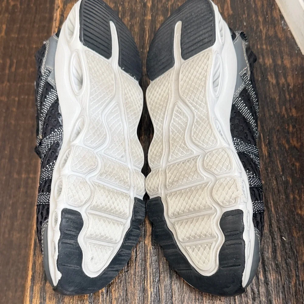 Aquamore Sneakers in Black and Gray